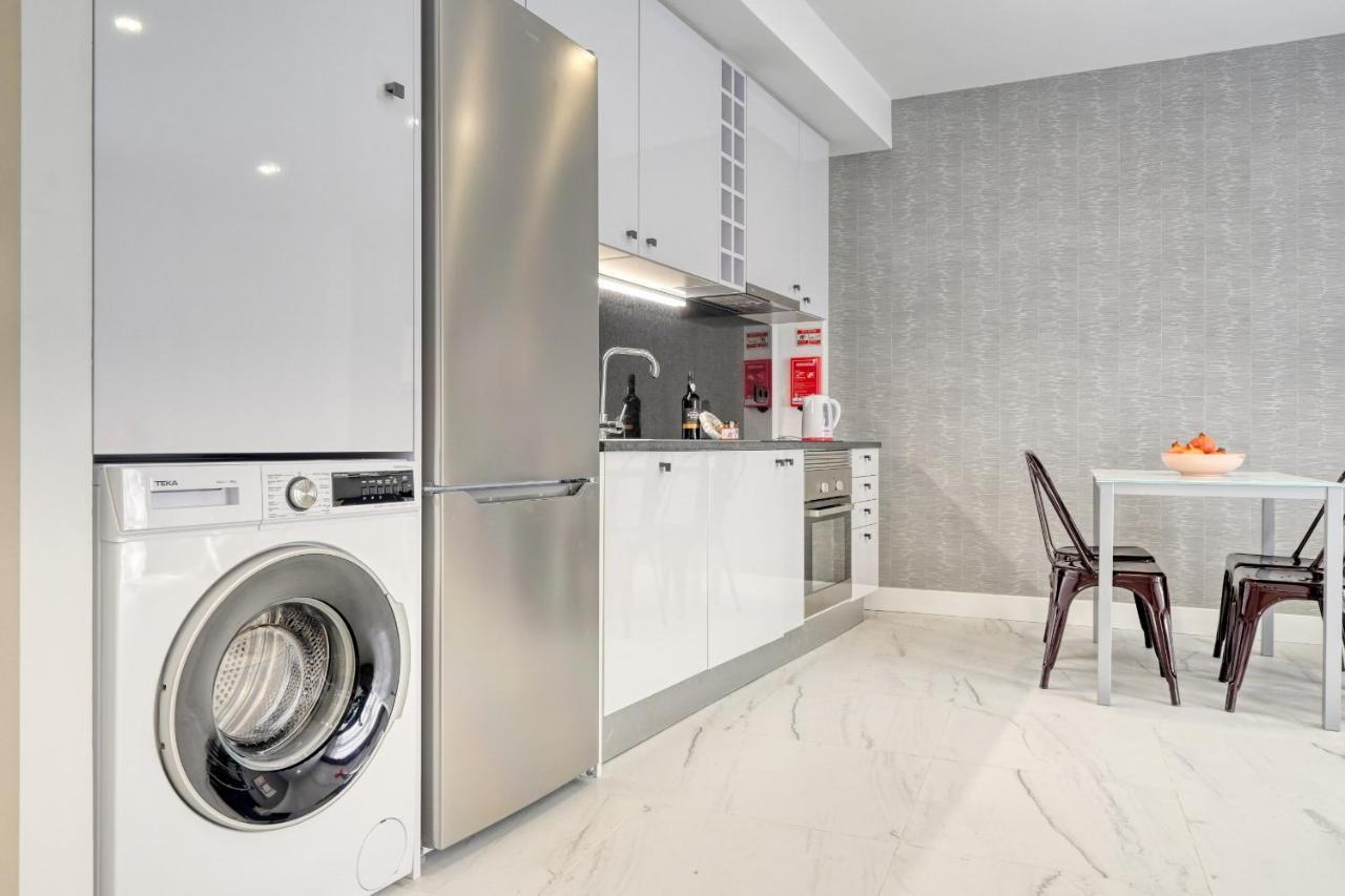 Beco Santa Emilia 3m, A In Madeira Apartment *